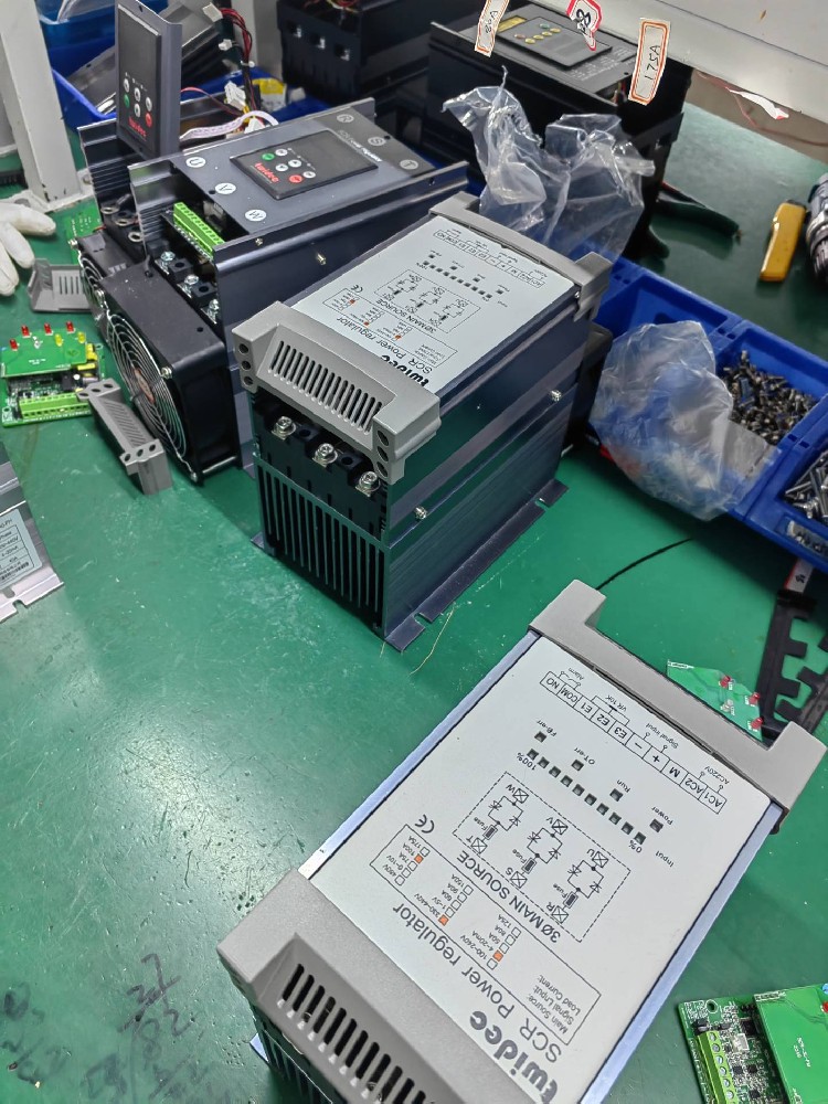 若何确定电力调整器触发？榈墓收系匚？